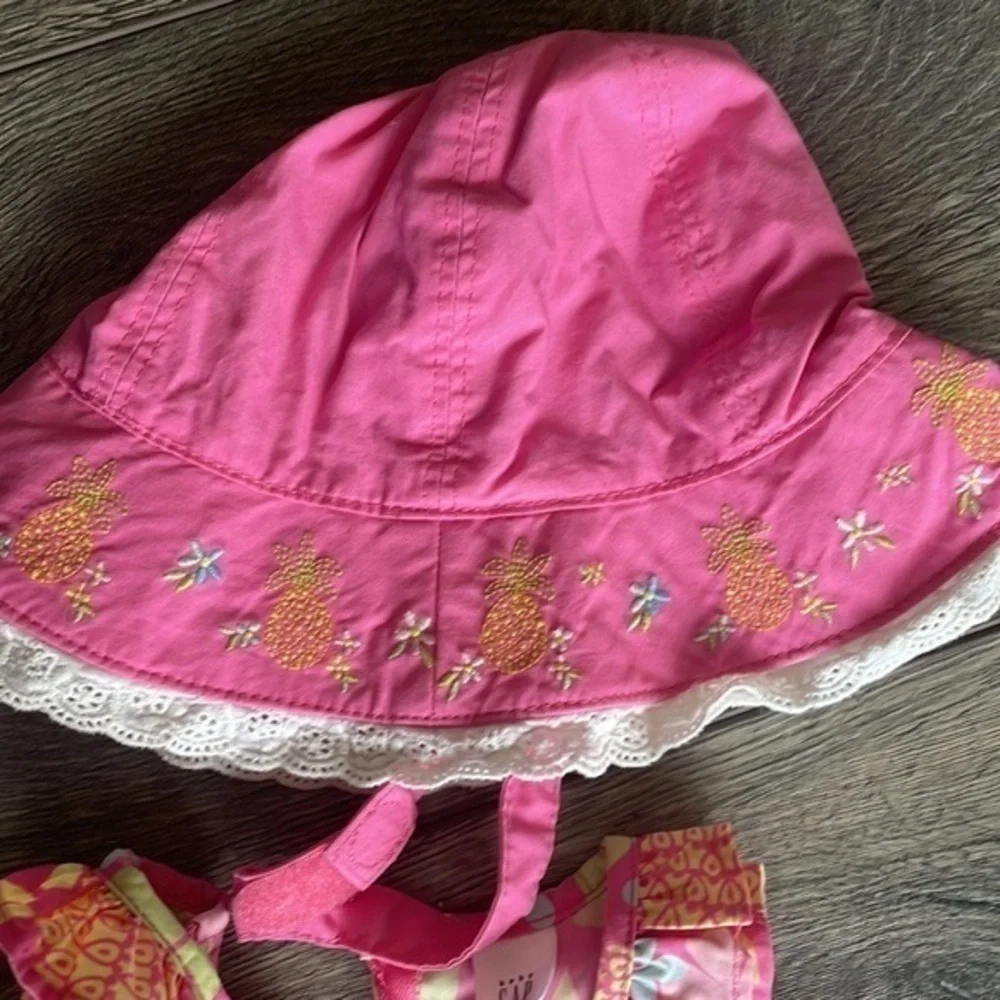 Gap 0 to 3 months dress little girl pineapple Princess set new!